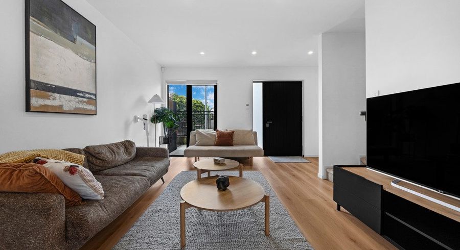  at 121C Gills Road, Bucklands Beach, Manukau City, Auckland