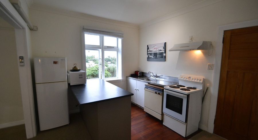  at 4 Raroa Crescent, Northland, Wellington
