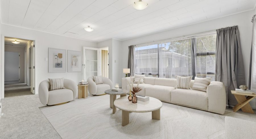  at 2 Sentosa Place, Clover Park, Auckland