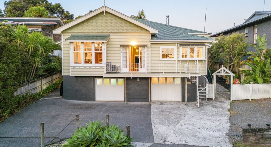  at 9 Remu Place, Greenhithe, Auckland