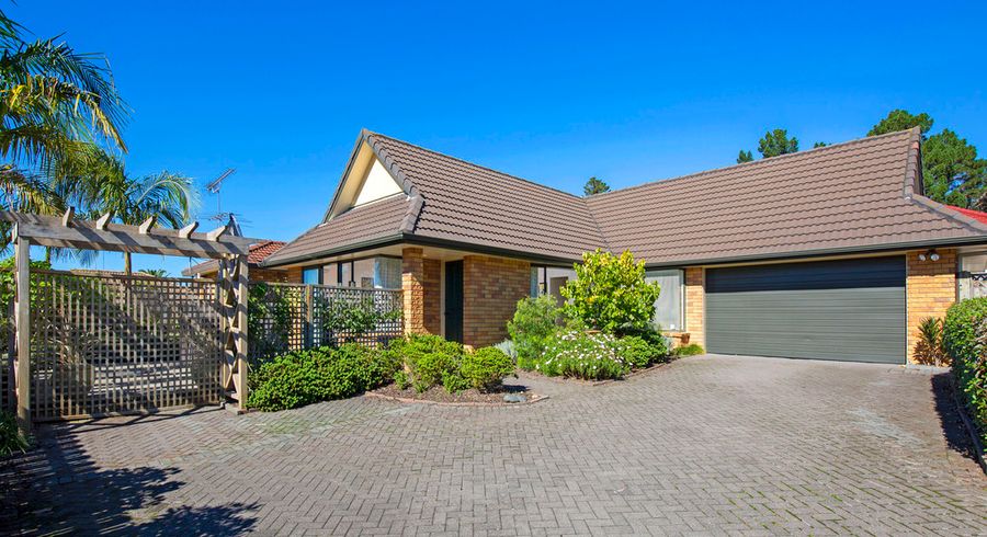  at 3/6 Marbeth Court, Botany Downs, Auckland