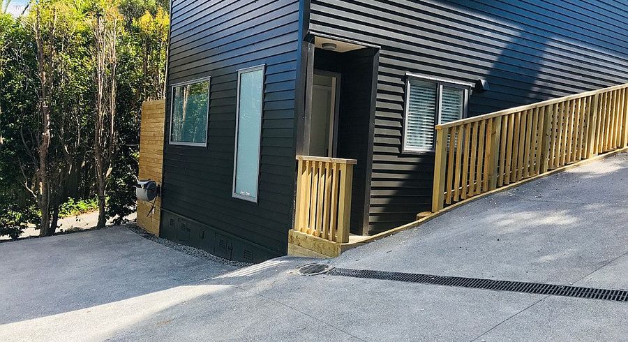  at 8B Paris Place, Birkenhead, North Shore City, Auckland