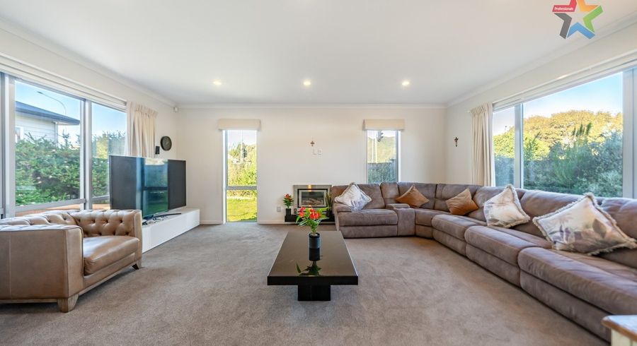  at 60 Whites Line West, Woburn, Lower Hutt
