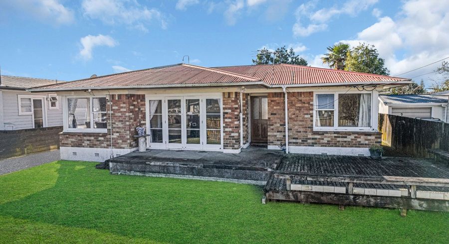  at 8 Braeburn Place, Takanini, Papakura, Auckland