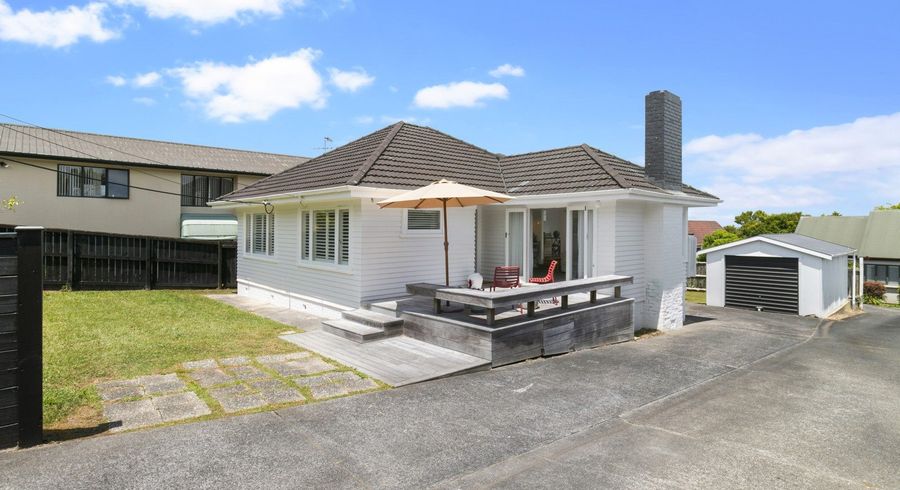  at 1/232 East Coast Road, Forrest Hill, Auckland