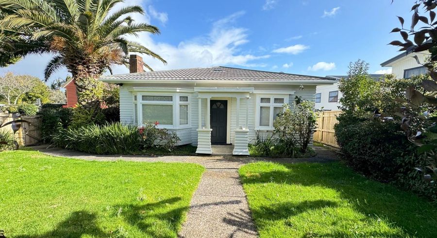  at 2 Worcester Road, Meadowbank, Auckland