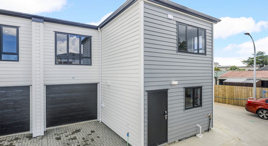  at 10C Thompson Street, Mangere East, Auckland