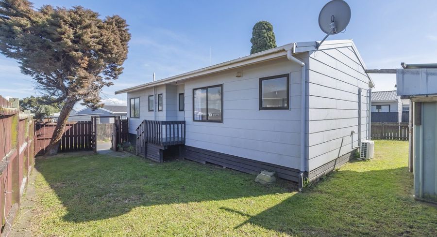  at 20A Hatherley Place, Clendon Park, Manukau City, Auckland