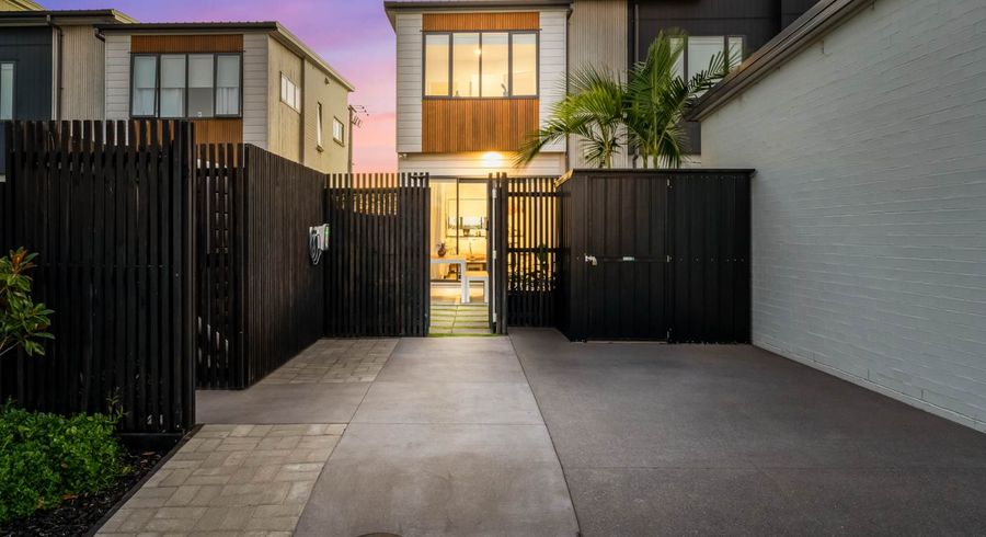  at 4/7 Scott Road, Hobsonville, Auckland