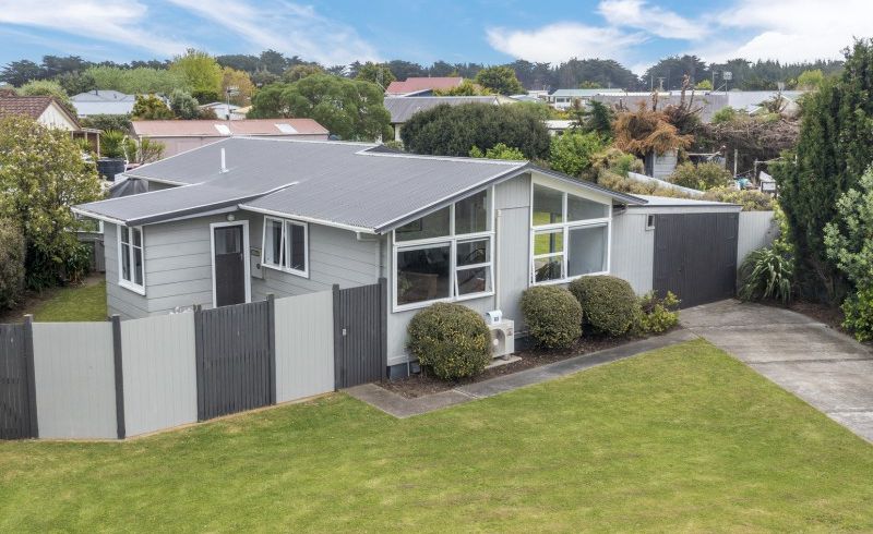  at 10 Low Avenue, Foxton Beach, Foxton