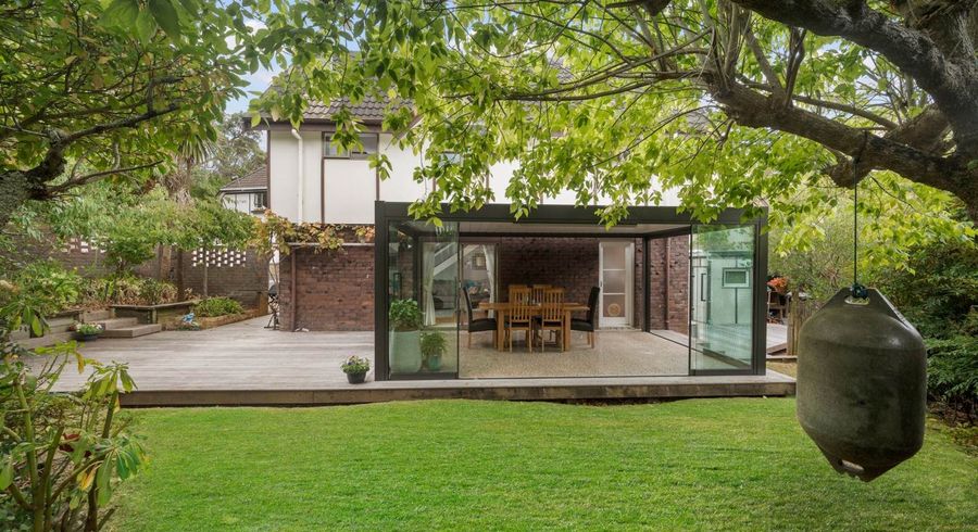  at 2/40 Waiau Street, Torbay, Auckland
