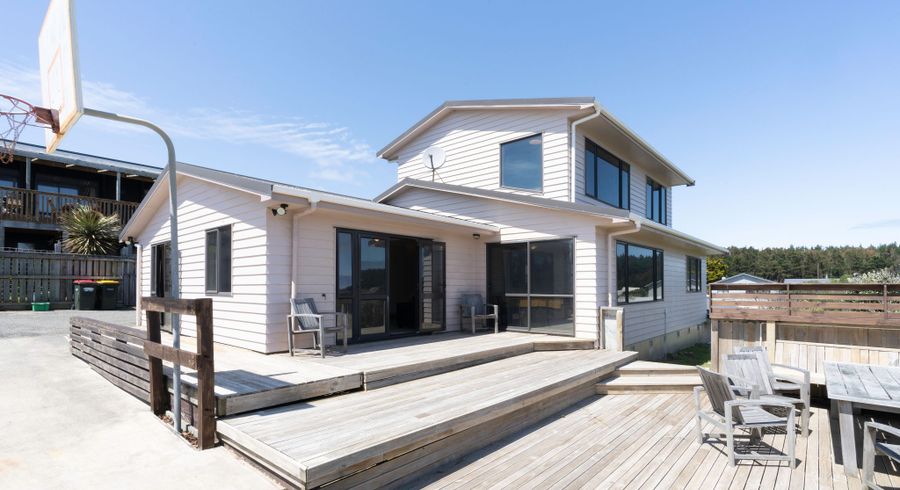  at 4 Arataki Grove, Waitarere Beach, Levin