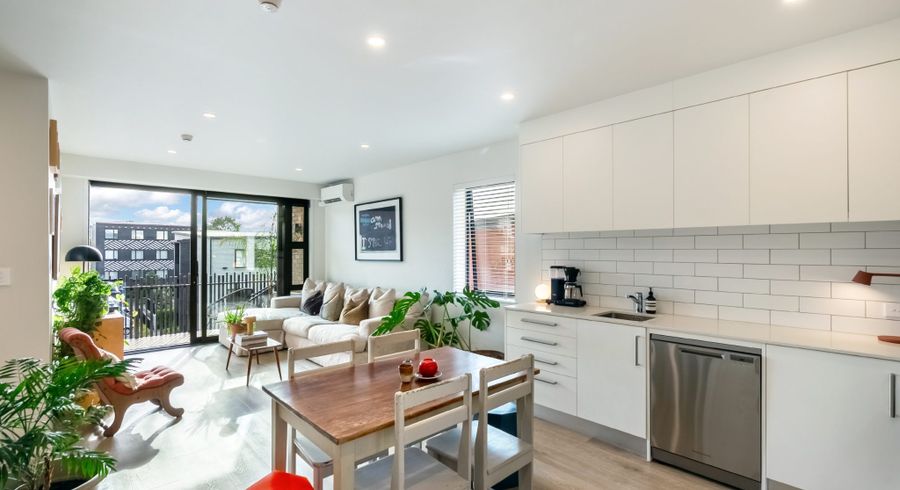  at 201/2b Matatiki Street, Northcote, North Shore City, Auckland