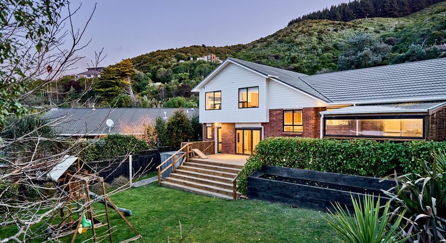  at 41 Peterhouse Street, Tawa, Wellington