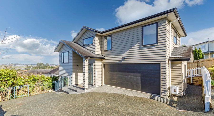 at 81 Travis View Drive, Fairview Heights, Auckland