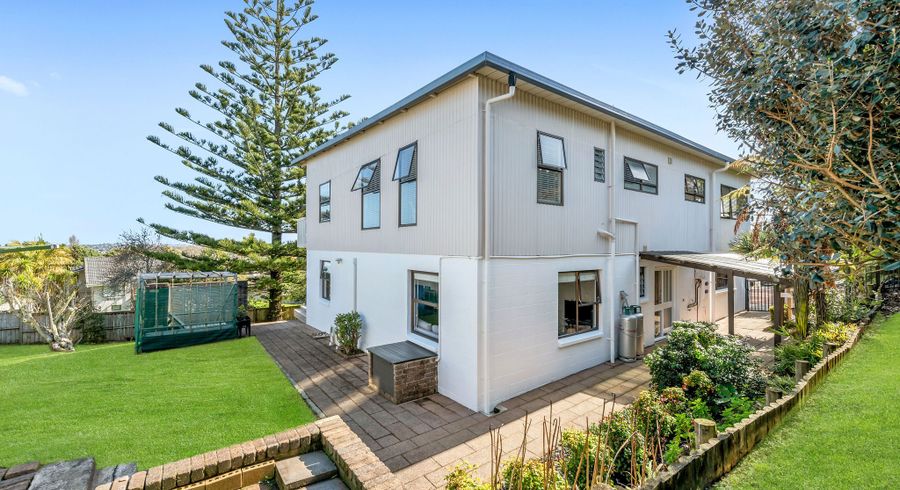  at 10 Pine Terrace, Howick, Auckland