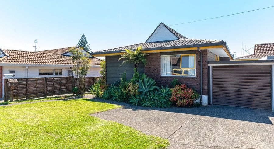  at 3/117 Shakespeare Road, Milford, Auckland