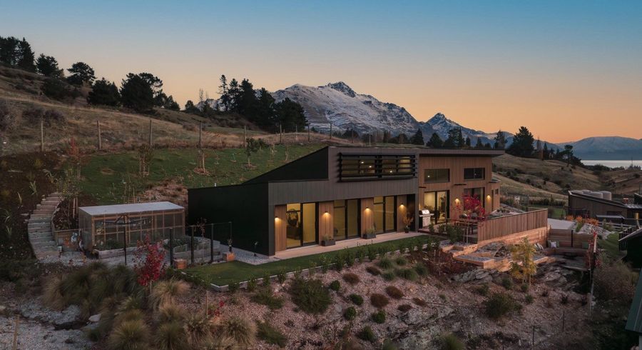  at 11 Red Deer Rise, Kelvin Heights, Queenstown
