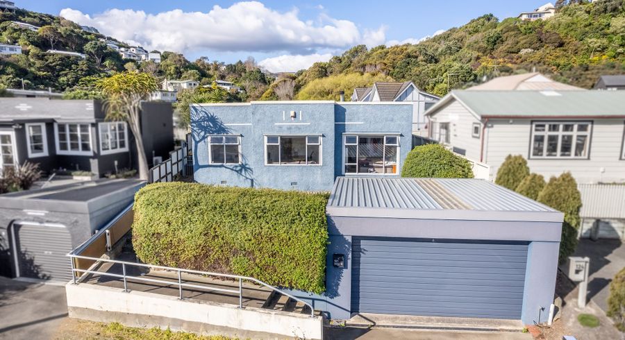  at 126 Mana Esplanade, Paremata, Porirua, Wellington