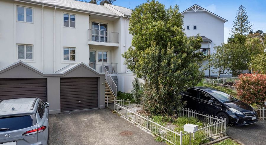  at 33 Winery Way, Henderson, Waitakere City, Auckland