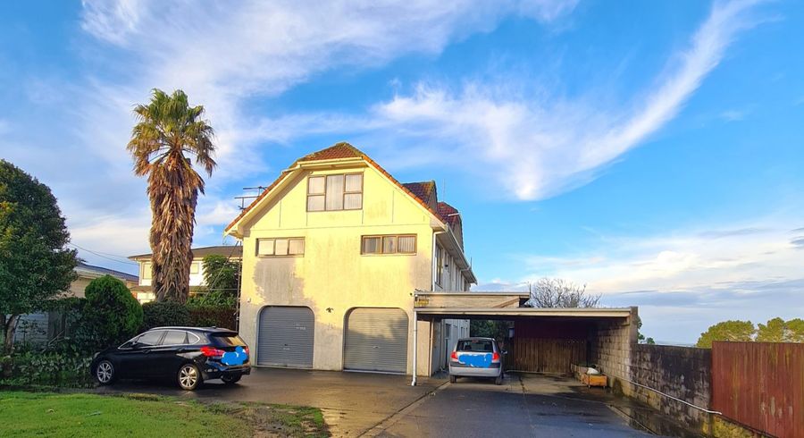  at 713 East Coast Road, Browns Bay, Auckland