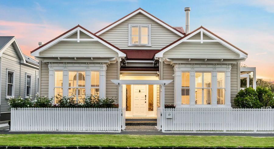  at 37 Renfrew Avenue, Sandringham, Auckland