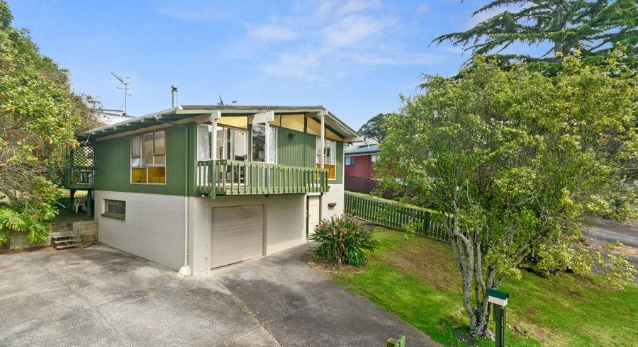  at 7 Pakira Avenue, Glendene, Auckland