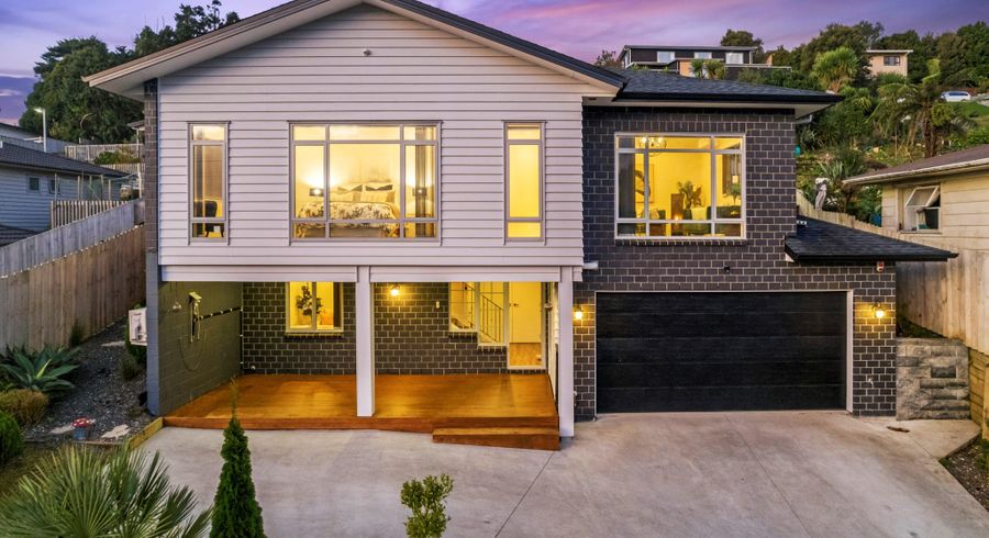  at 19 Rangeview Road, Sunnyvale, Auckland