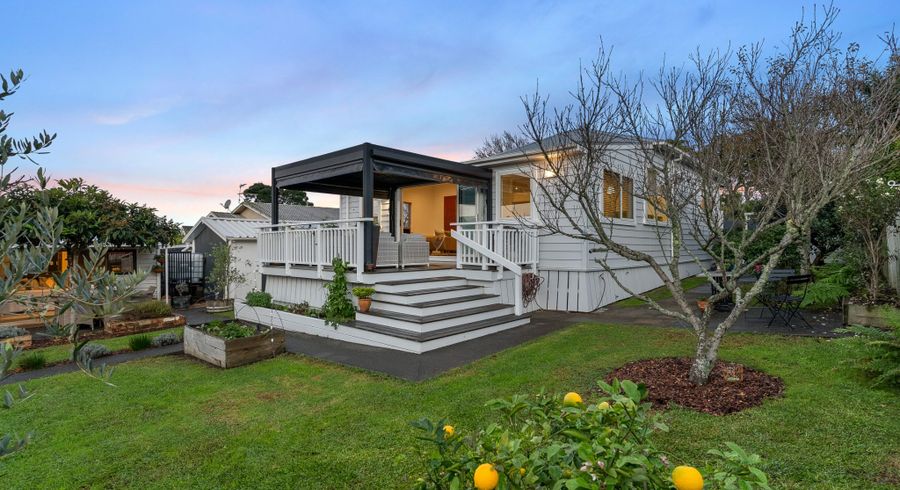  at 4 Fontenoy Street, Mount Albert, Auckland