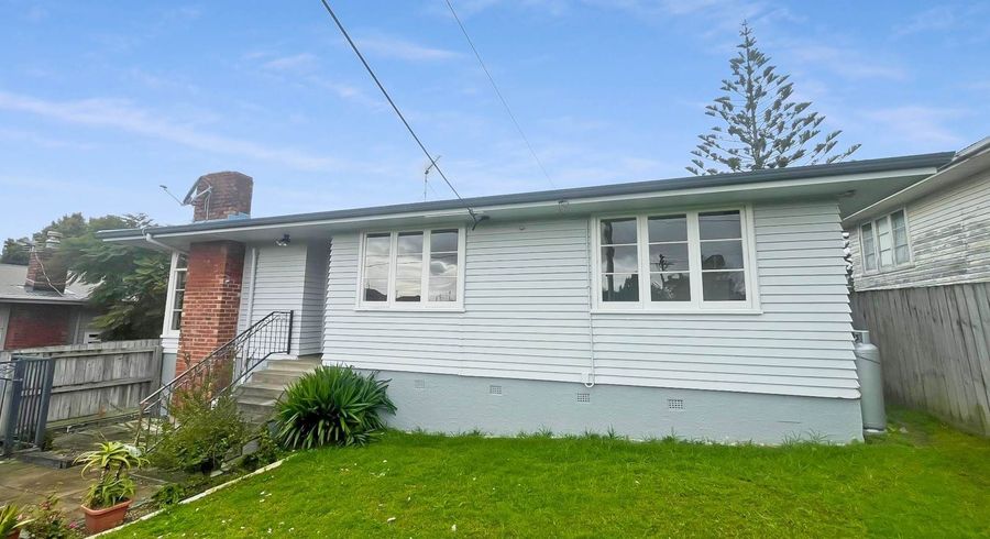  at 13 Westall Road, New Lynn, Waitakere City, Auckland