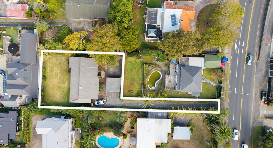 at 1 & 2/135 Glenfield Road, Hillcrest, North Shore City, Auckland