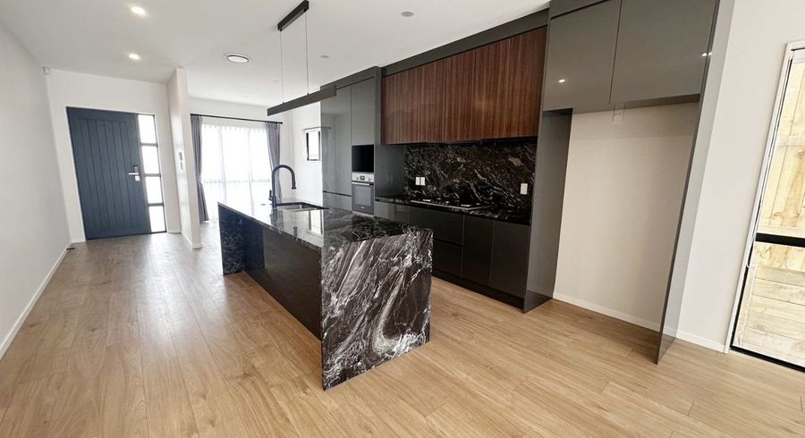  at 6 Frontier Lane, Flat Bush, Manukau City, Auckland