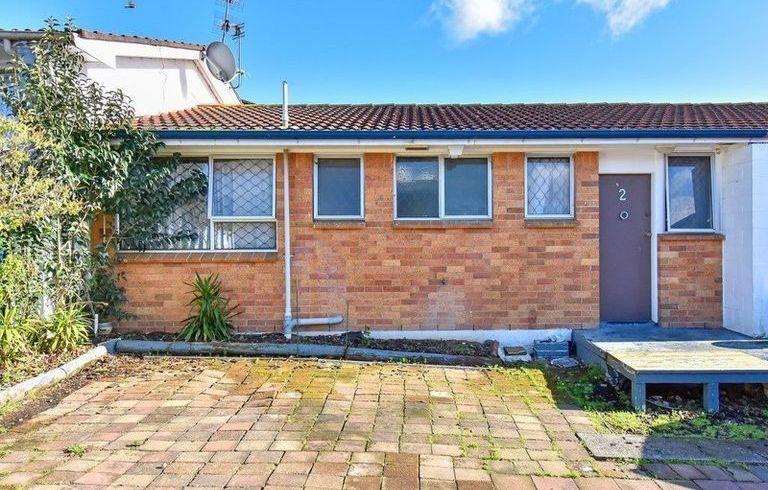  at 2/5 Deering Place, Papatoetoe, Auckland