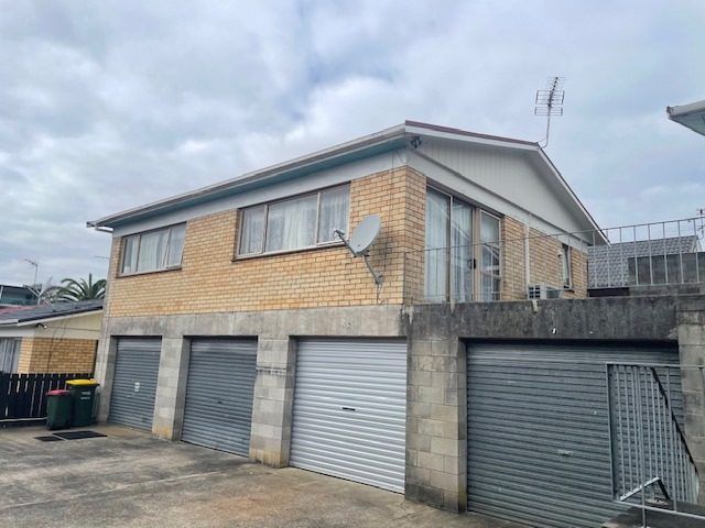  at 2/12 Wood St, Papakura, Papakura, Auckland