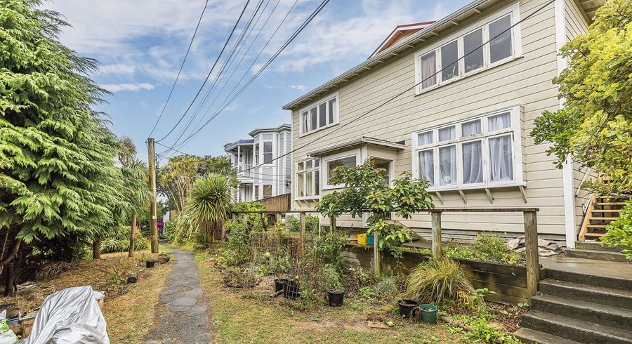  at 35 Lawrence Street, Newtown, Wellington
