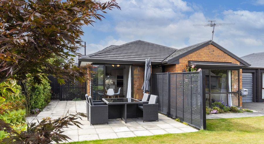  at 2/22 Leander Street, Northcote, Christchurch