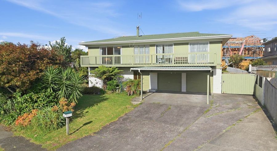  at 8 Kyeemagh Street, Botany Downs, Manukau City, Auckland
