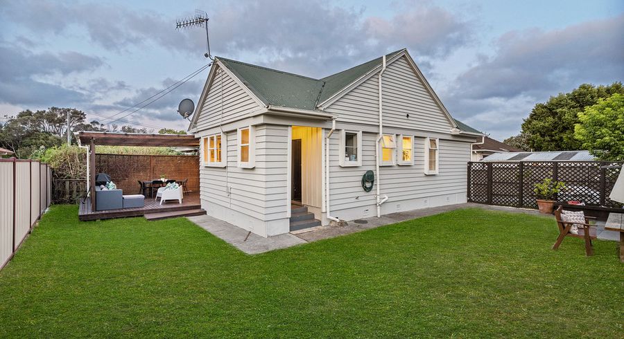  at 2/137 Abbotts Way, Remuera, Auckland