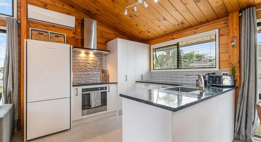  at 6 Bluewater Place, Wattle Downs, Manukau City, Auckland