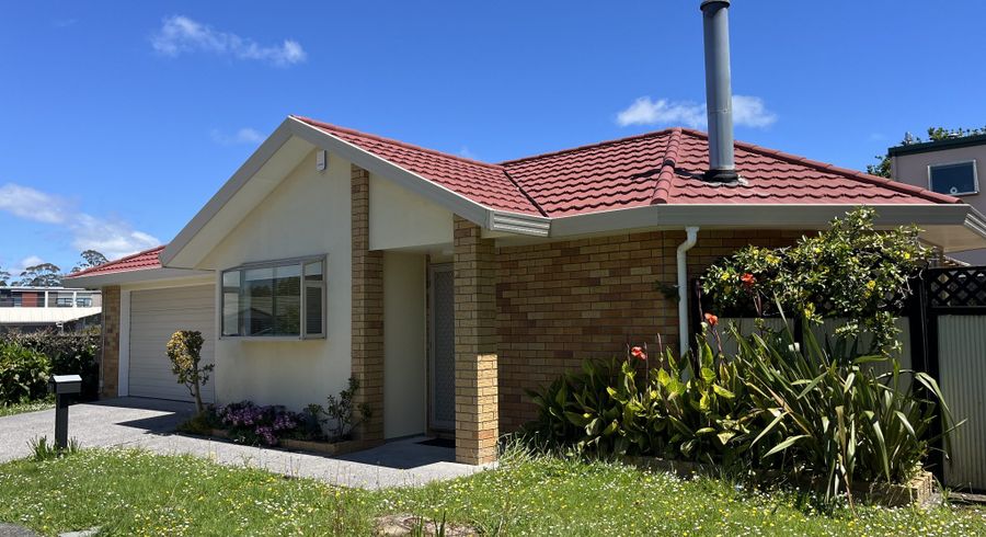  at 1 Swanson Oaks, Swanson, Auckland