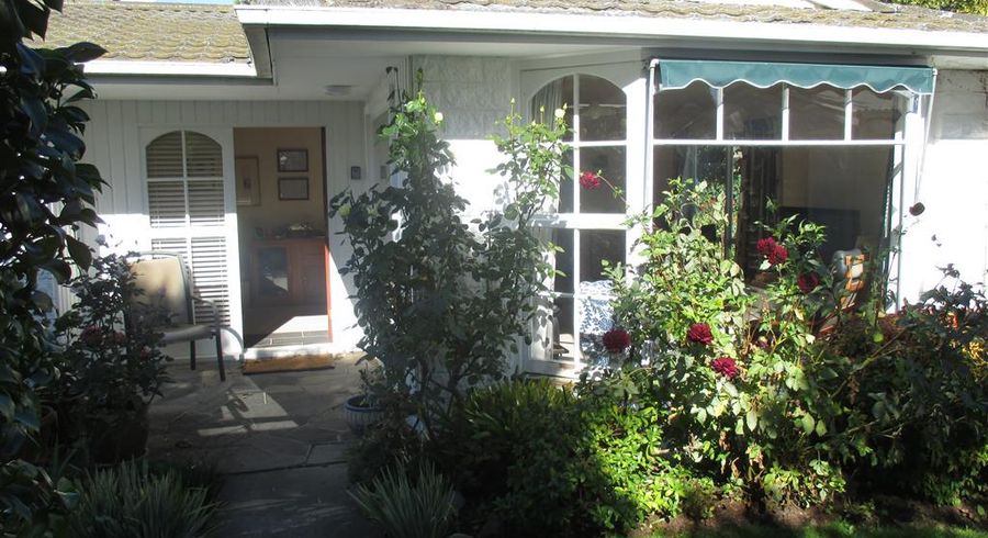  at 2/138 Studholme Street, Somerfield, Christchurch