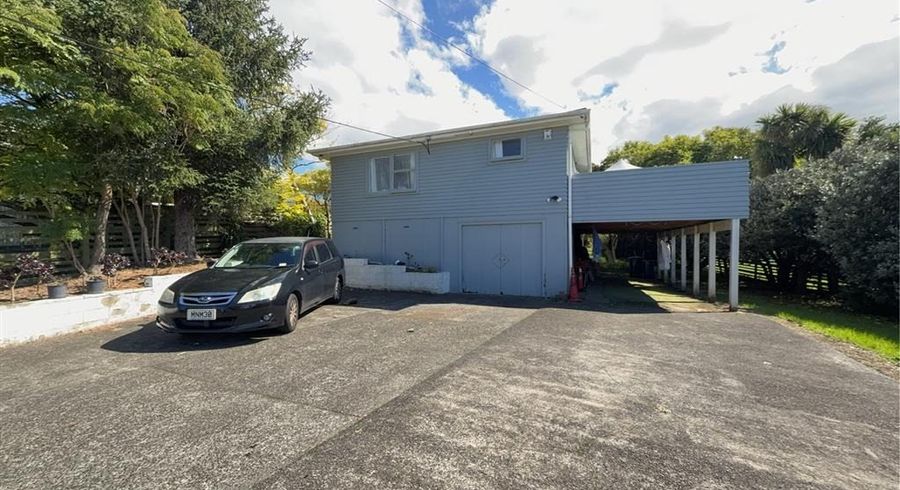  at 26 Tiroroa Avenue, Te Atatu South, Waitakere City, Auckland