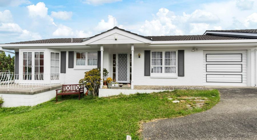  at 2/10 Richards Avenue, Forrest Hill, Auckland