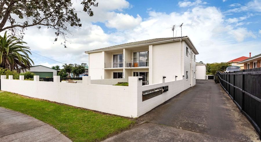  at 11/15 Queen Mary Avenue, New Lynn, Waitakere City, Auckland