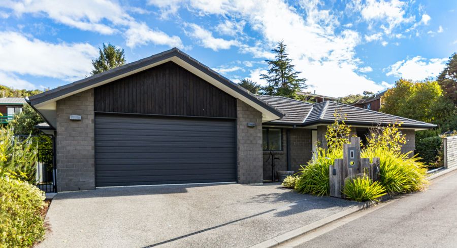  at 31 Mooring Close, Whitby, Porirua, Wellington