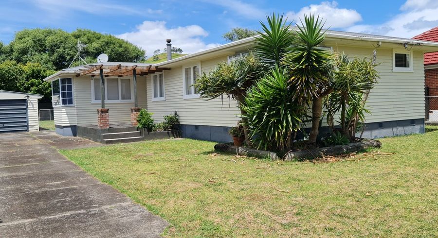  at 13 Wallace Road, Mangere Bridge, Auckland