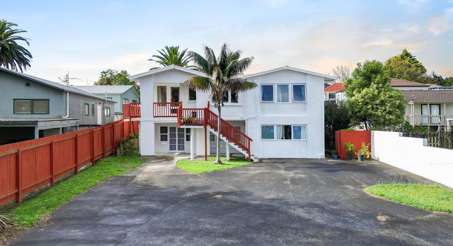  at 25 Blacklock Avenue, Henderson, Waitakere City, Auckland