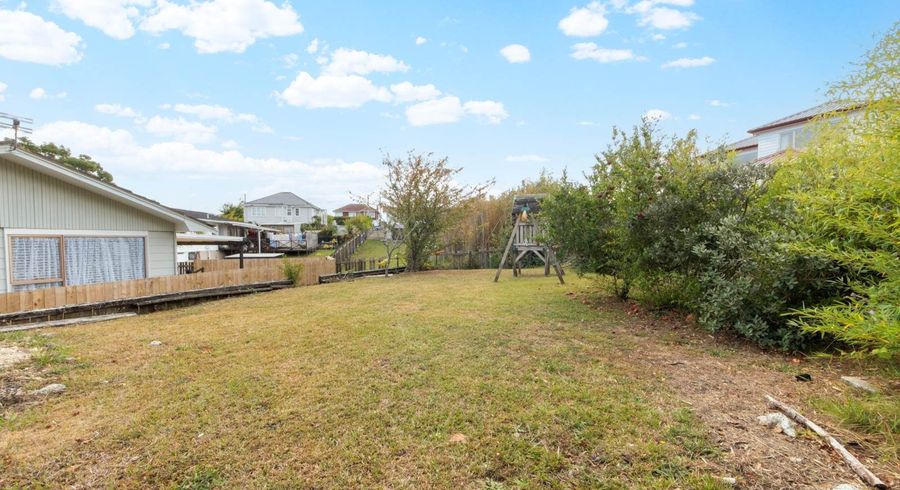  at 6a Waari Avenue, Sunnyvale, Waitakere City, Auckland