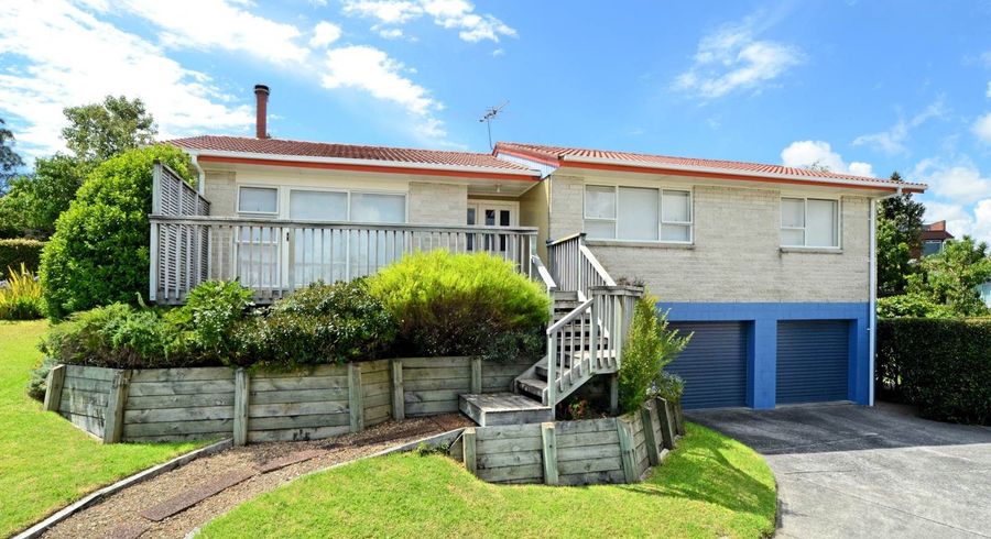  at 6 Gwenand Place, Botany Downs, Manukau City, Auckland
