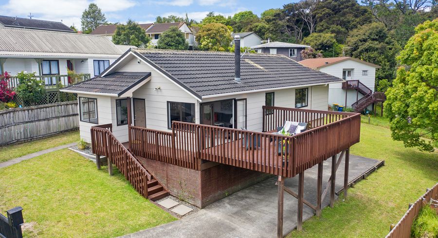  at 6 Thistledew Place, Bayview, Auckland